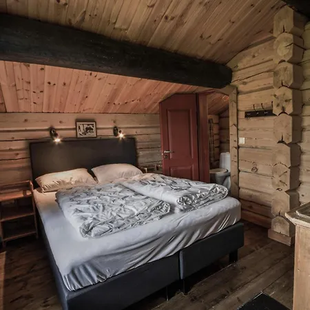 Charming Timber For Gathering & Celebrations Шале