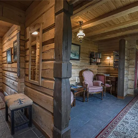 Alpstuga Charming Timber For Gathering & Celebrations *